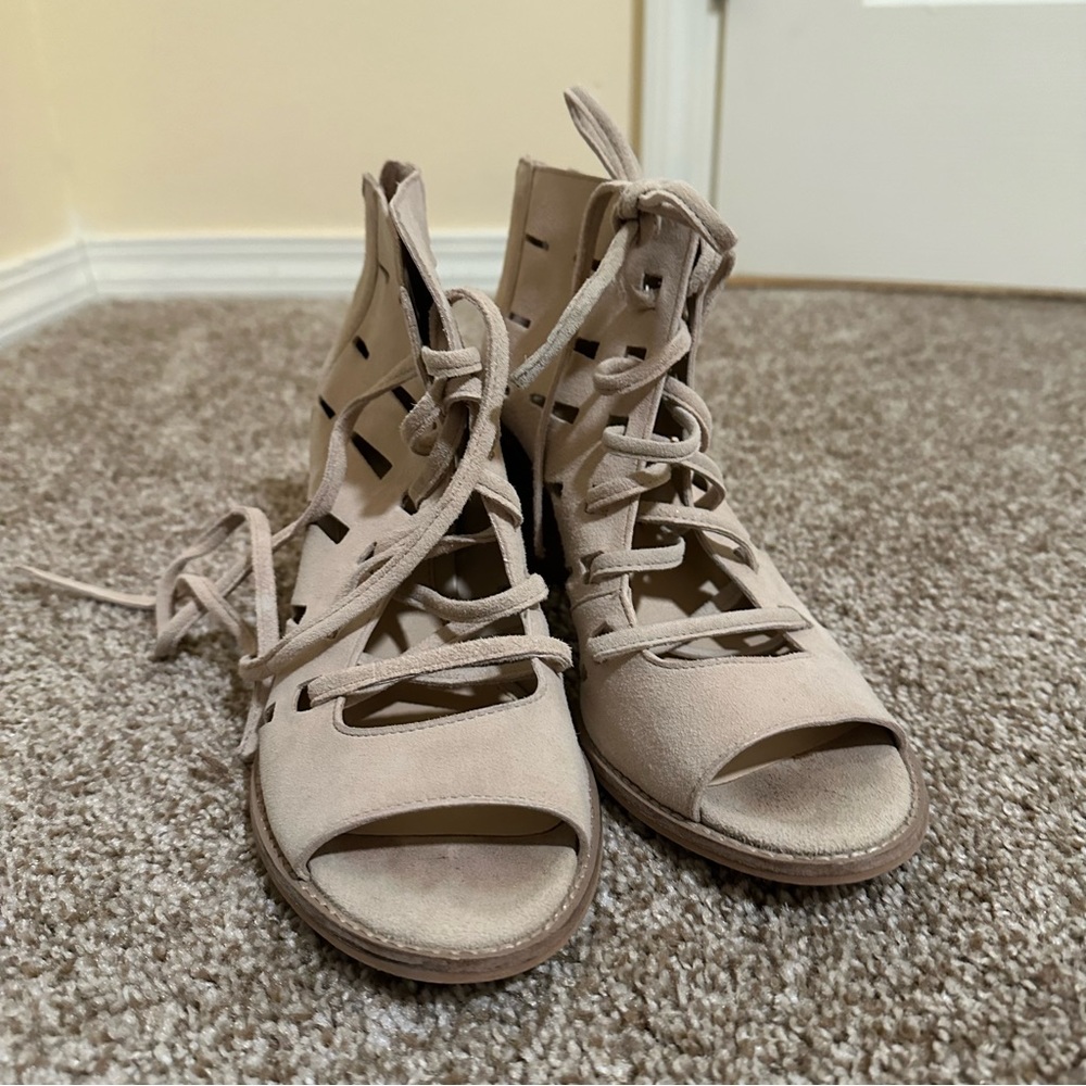 Vince camuto heels - Picture 2 of 4